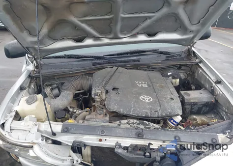 2010 Toyota Tacoma Prerunner V6 z USA, uszkodzony, nr VIN 3TMJU4GN8AM101920